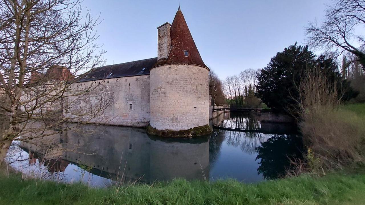 Chateau De Mauvilly 외부 사진