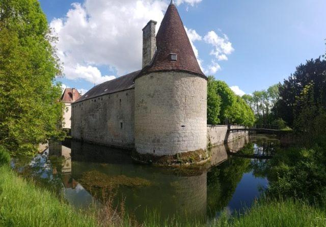 Chateau De Mauvilly 외부 사진